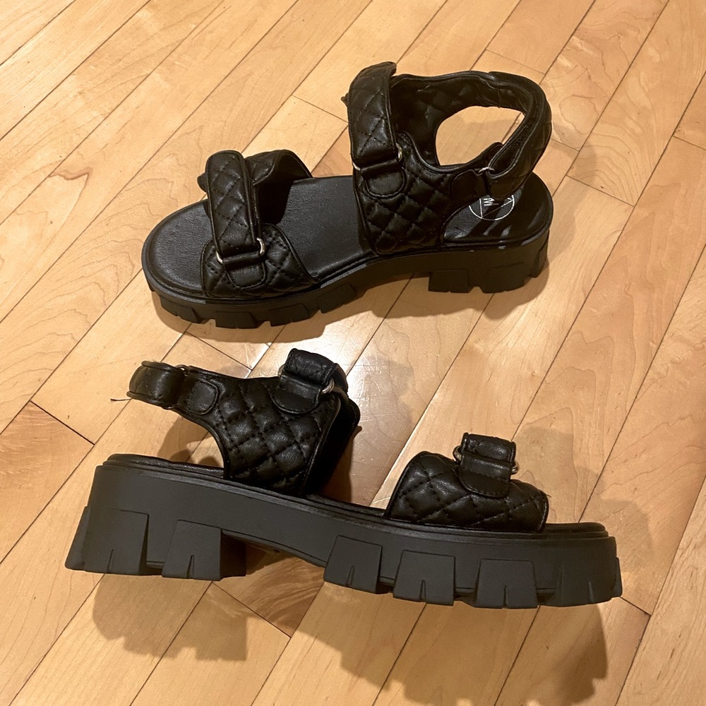 MISSGUIDED CHUNKY TECHNO PRINCESS PLATFORM/ SIZE 10/ WORN ONCE